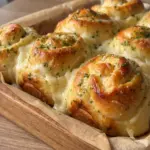 Buttery cheese Garlic Rolls, everyone will love them!